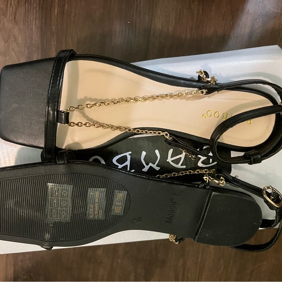 NWT Black and Gold Sandals - Picture 4 of 4